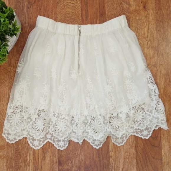 🚨SOLD🚨Zara Woman Lace Mini Skirt Cream XS - Picture 3 of 7